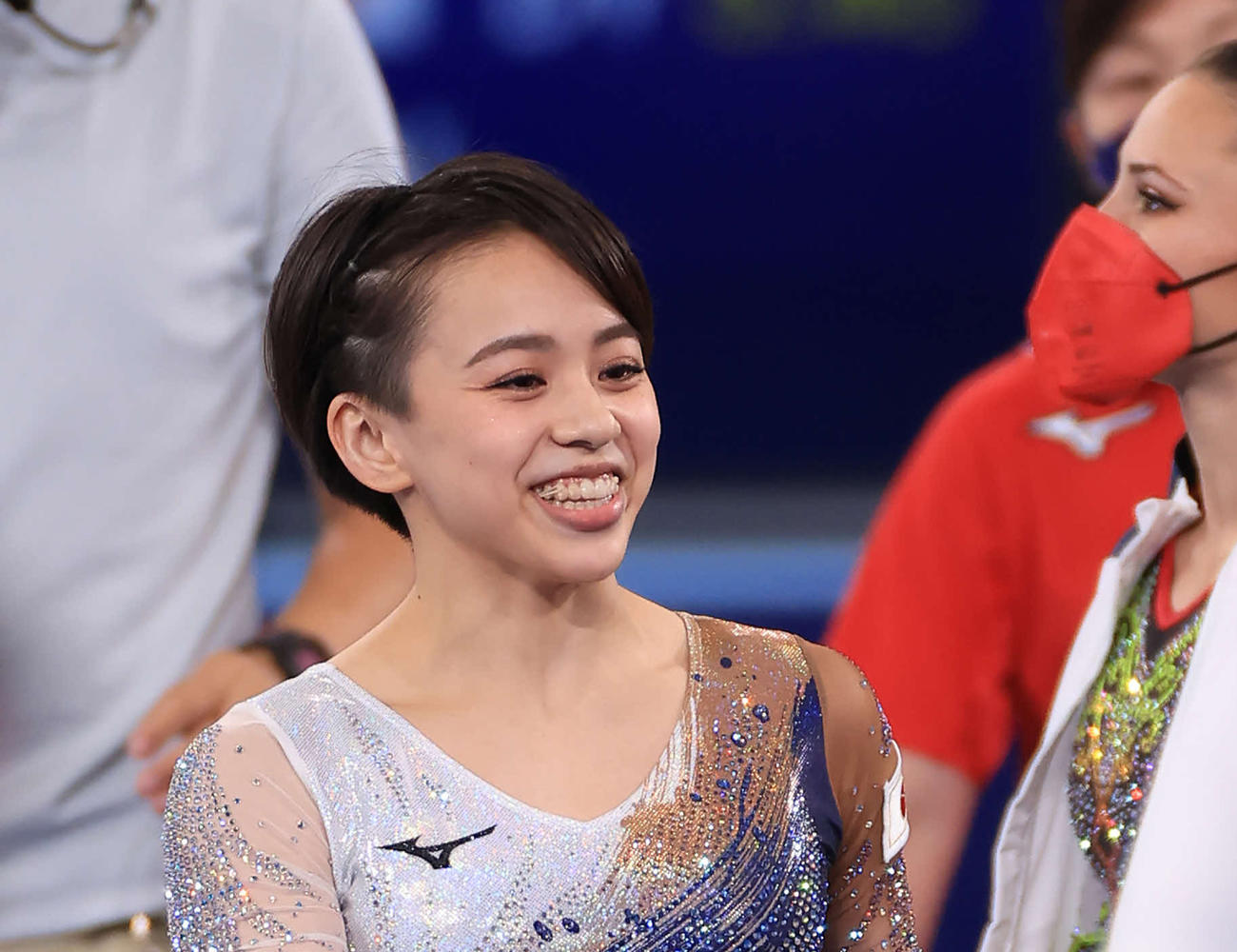 体操女子個人総合決勝、跳馬を終え笑みを浮かべる村上（撮影・河野匠）