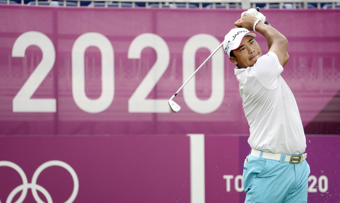 男子　第2ラウンド、10番でティーショットを放つ松山英樹