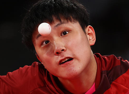 五輪卓球男子団体準決勝　日本－ドイツ第2試合　張本智和（ロイター）