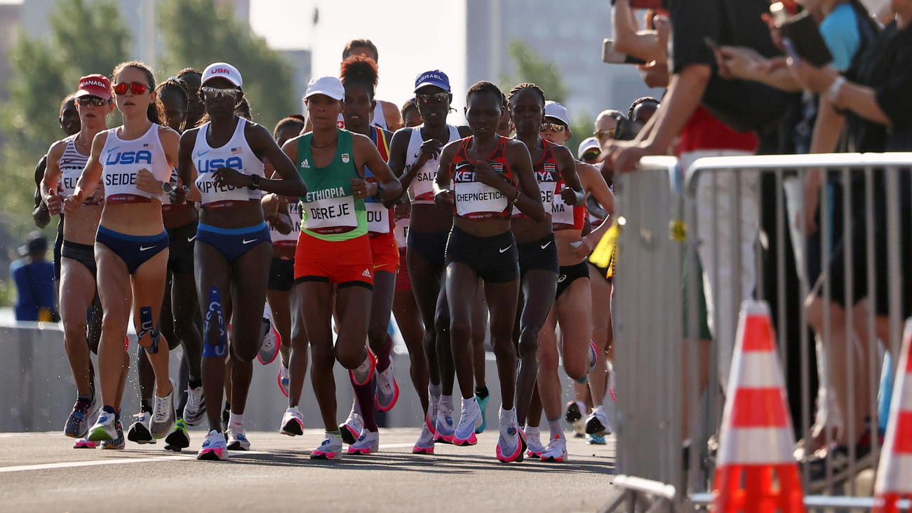 米国勢、ケニア勢を先頭に走る集団（ロイター）