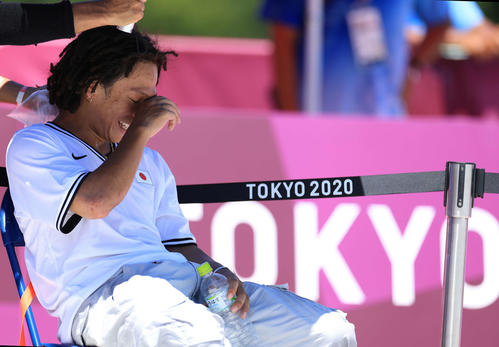スケートボードパーク男子予選、3本目の演技を終えて笑顔を見せる平野（撮影・河野匠）