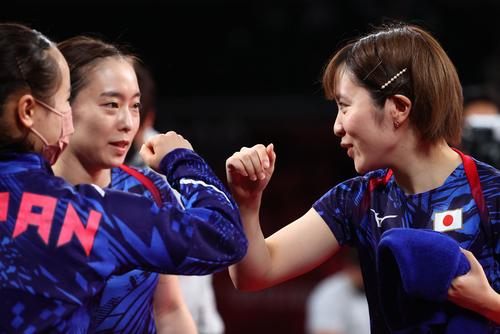 卓球女子団体決勝　日本－中国　伊藤美誠、石川佳純、平野美宇（ロイター）