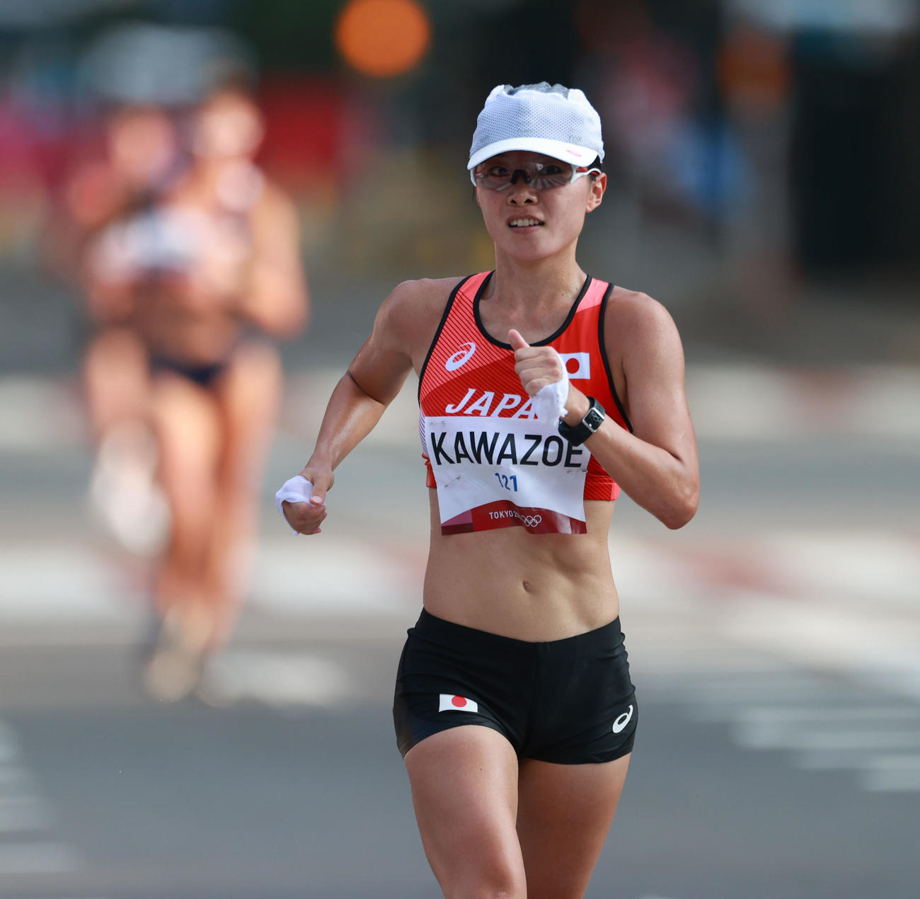 女子20キロ競歩　力強い歩きを見せる河添（代表撮影）