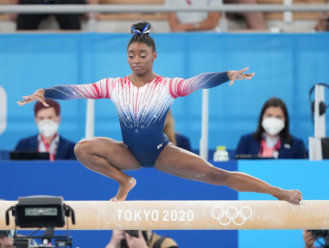 体操女子種目別平均台決勝で演技するバイルス（2021年8月3日撮影）