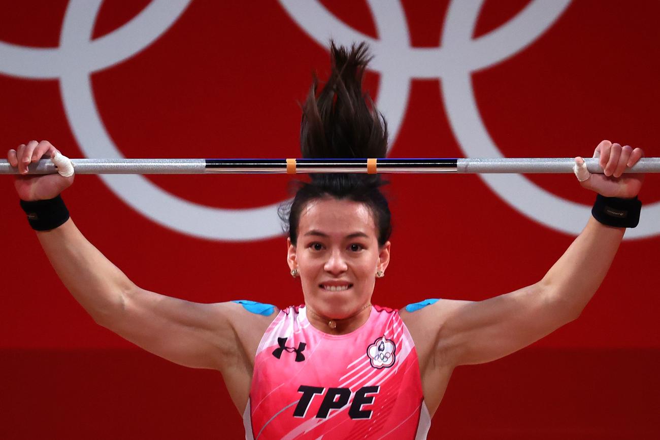 重量挙げ女子59キロ級で優勝した郭婞淳（台湾）（ロイター）
