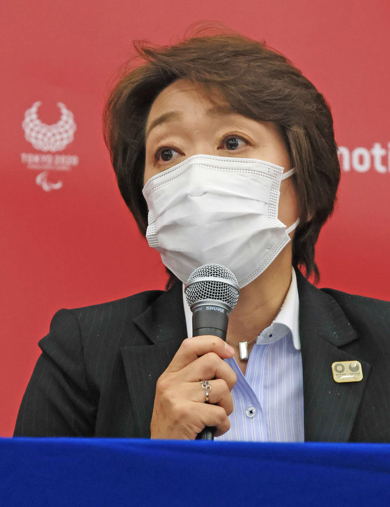 東京パラリンピックに向けた4者協議を終えて記者会見する東京五輪・パラリンピック組織委の橋本会長（2021年8月16日代表撮影）