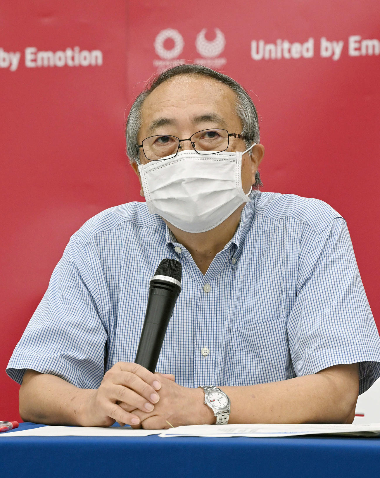 東京パラリンピックの新型コロナウイルス対策会議終了後、記者会見する岡部信彦座長（代表撮影）