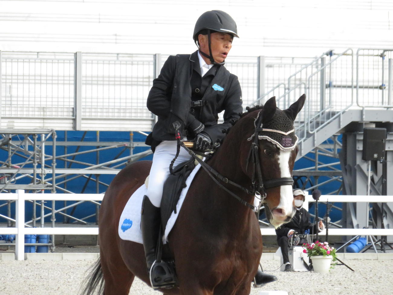20年11月、全日本バラ馬術大会で個人自由演技の宮路満英