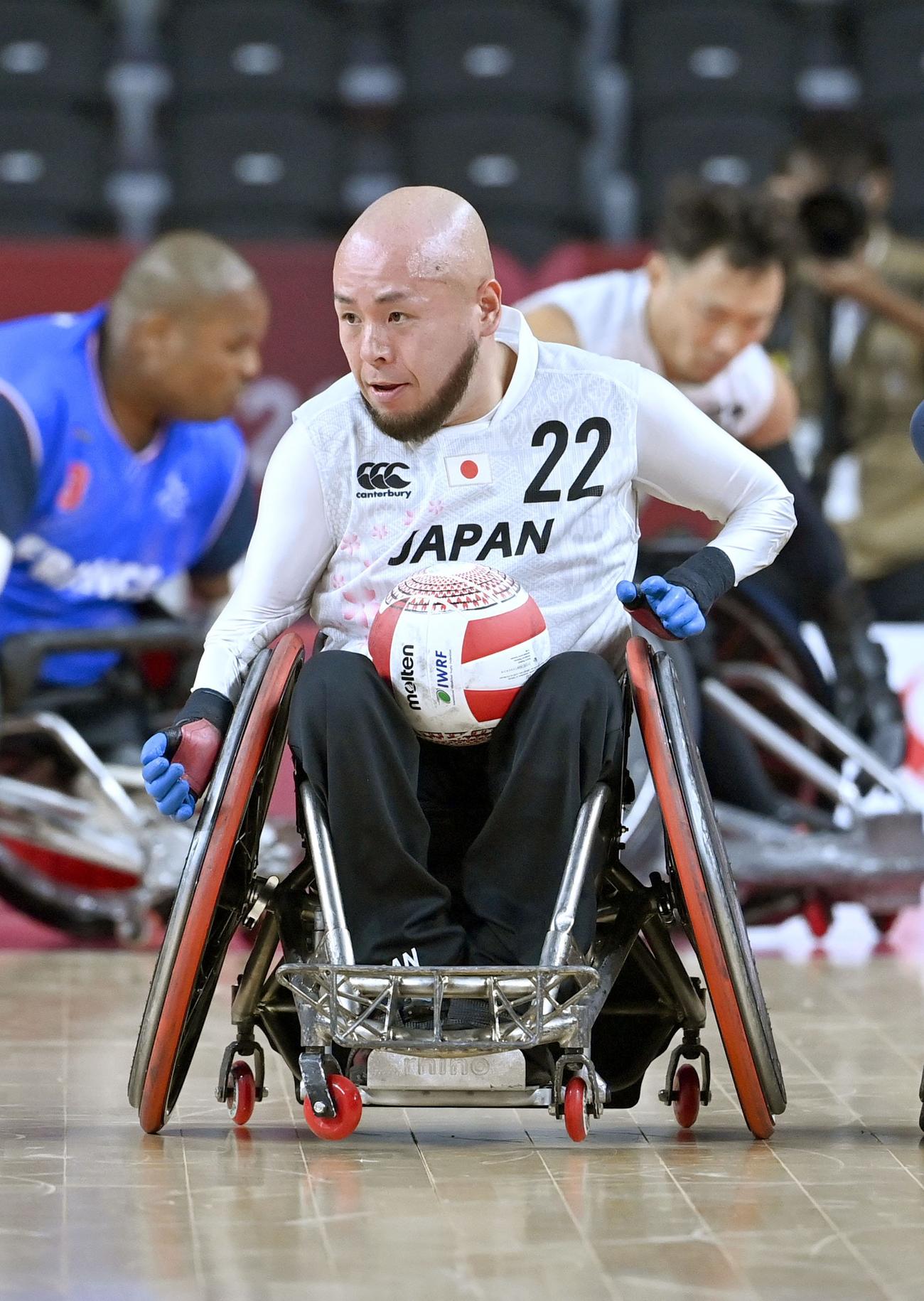 日本―フランス　第1ピリオド、攻める乗松＝国立代々木競技場（共同）