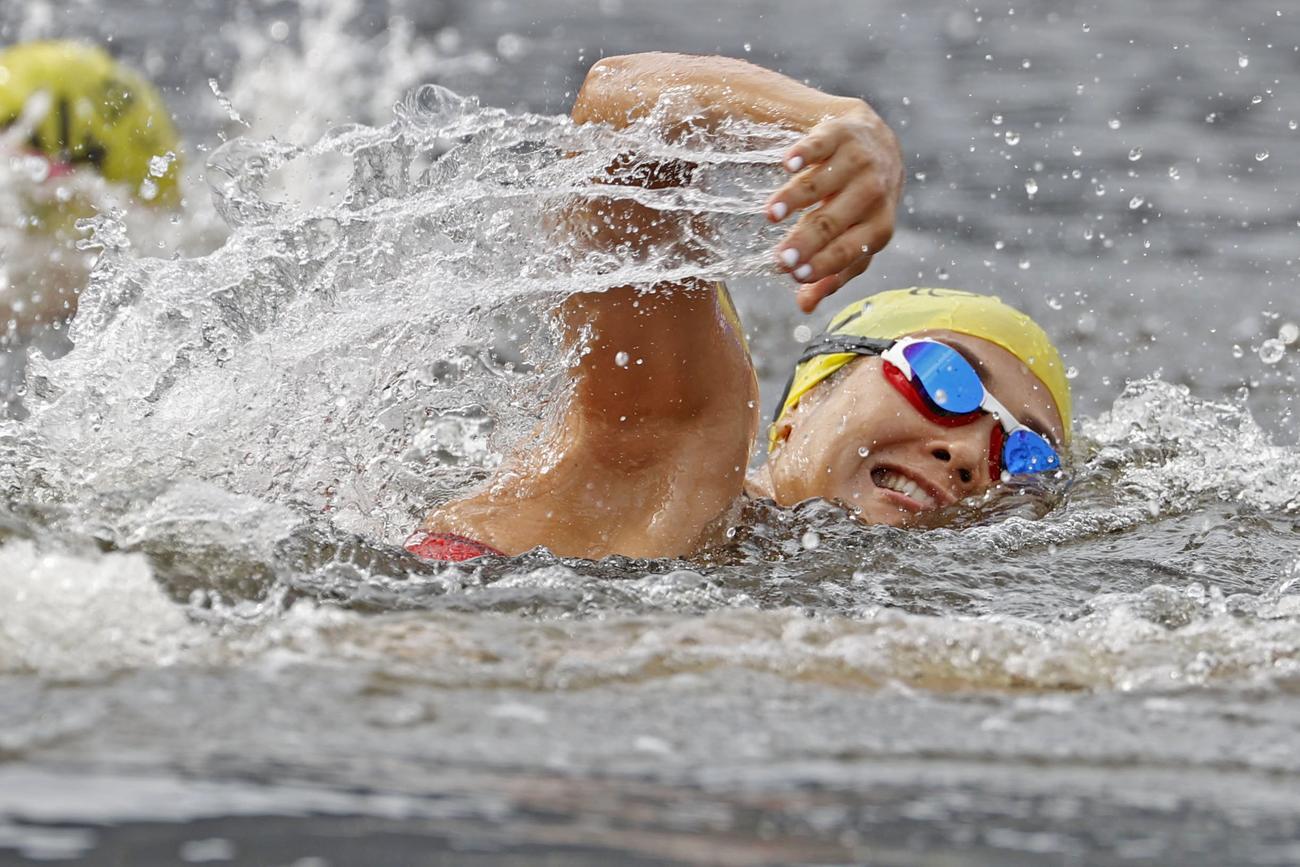 女子（運動機能障害PTS5）　スイムで力泳する谷真海（共同）