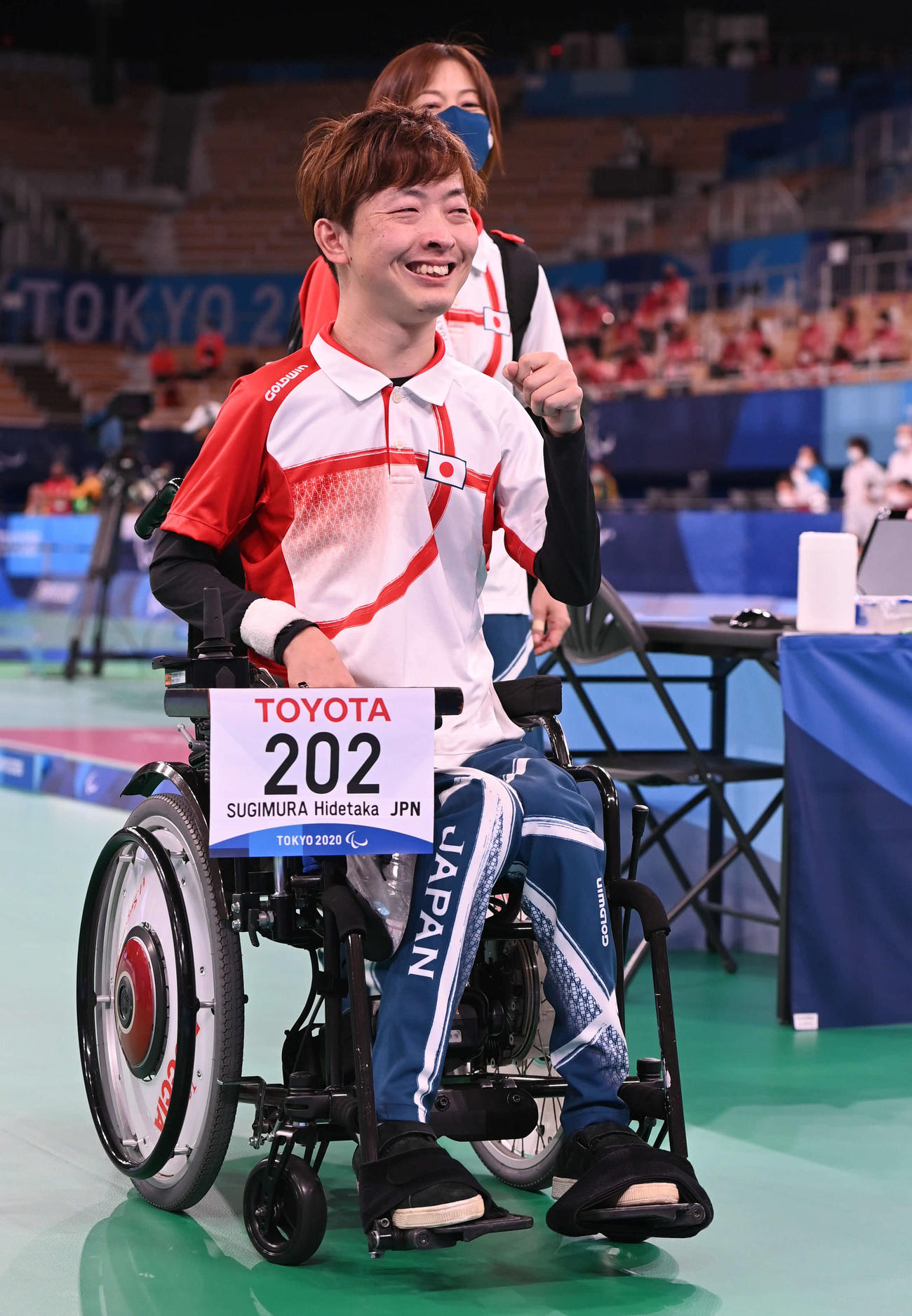 ボッチャ混合個人決勝（BC2）　金メダルを獲得してうれし泣きの杉村（撮影・山崎安昭）
