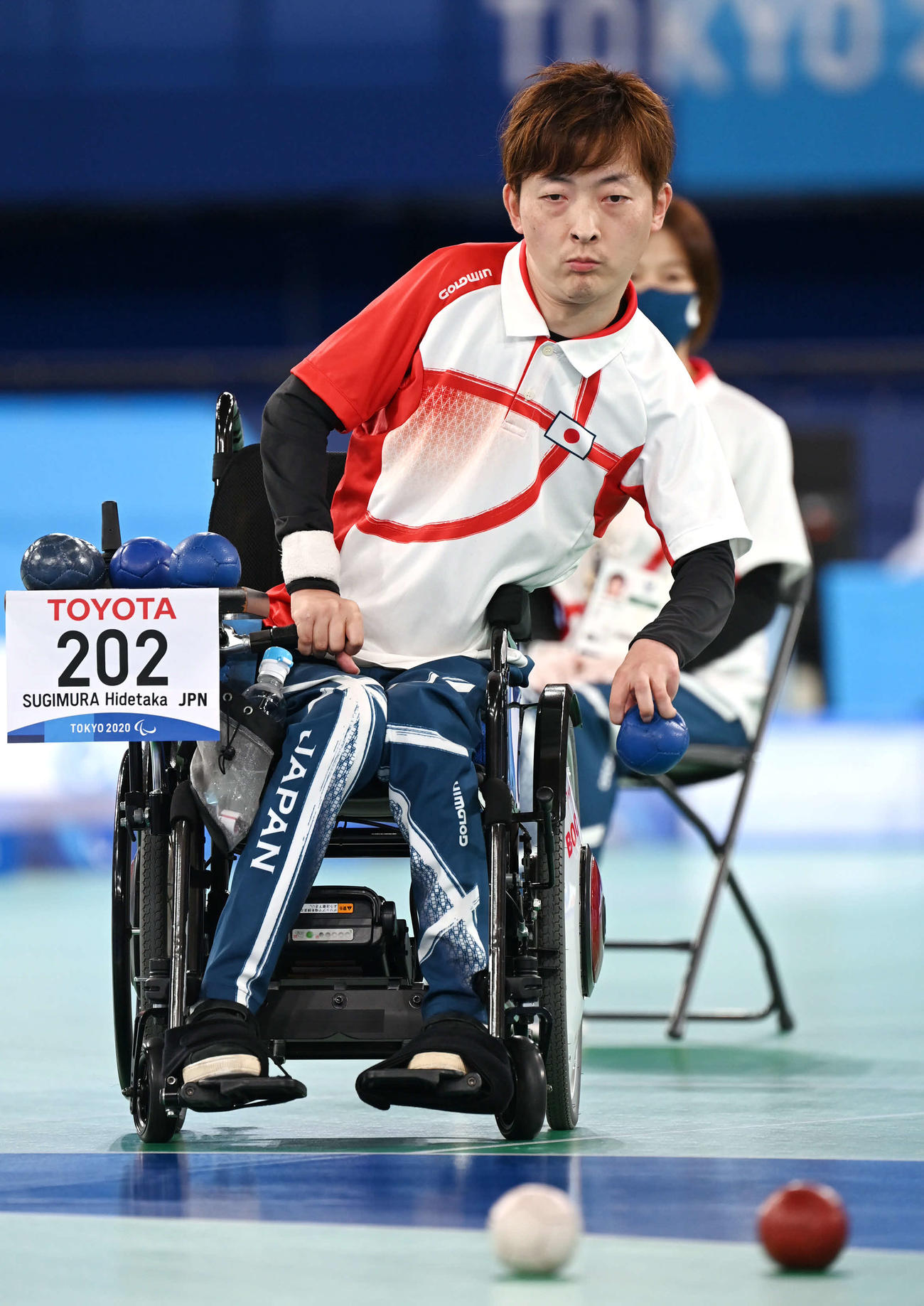 ボッチャ混合個人（BC2）決勝　何度も腕を振って投じる杉村（撮影・山崎安昭）
