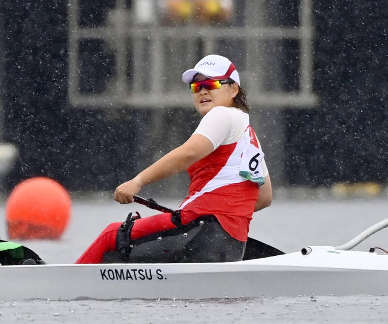 女子バーシングル200メートル（運動機能障害VL2）予選　レースを終えた小松沙季（共同）
