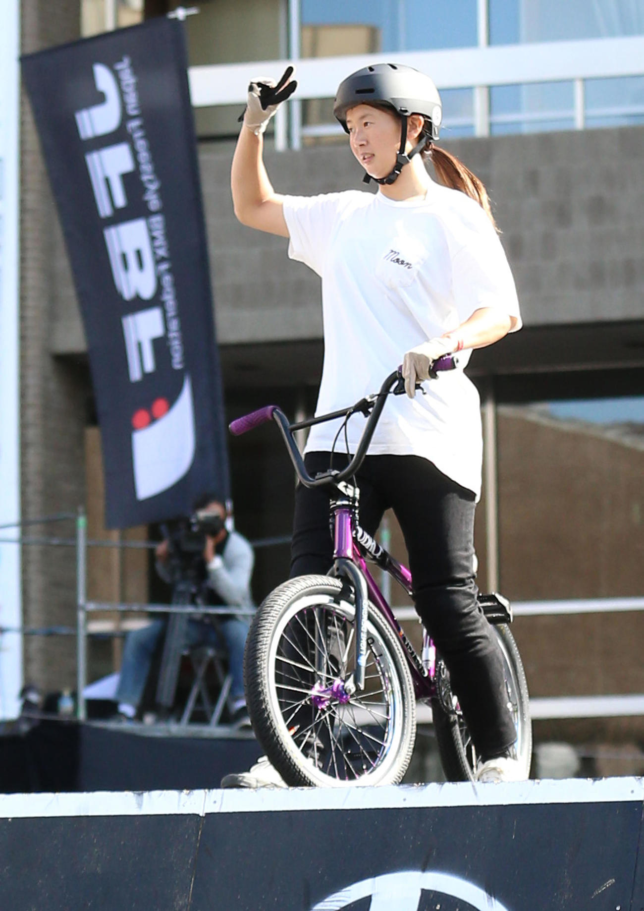 「全日本BMXフリースタイル選手権」フリースタイル・パーク女子決勝　大池水杜は1本目を終えポーズを決める（撮影・上山淳一）