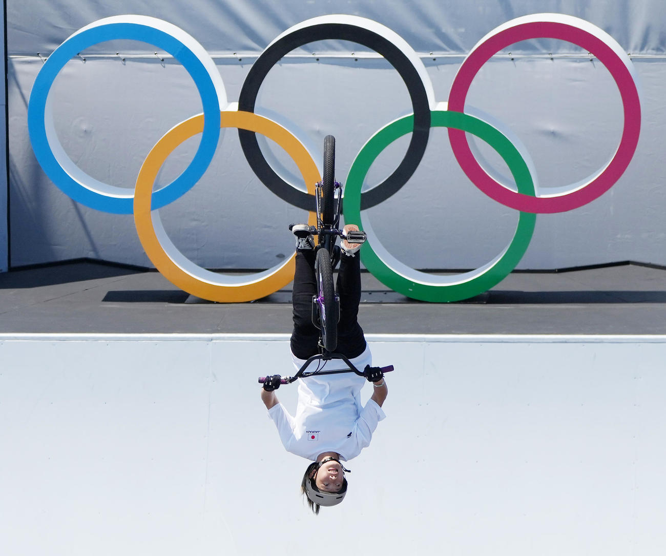 東京五輪　自転車・BMXフリースタイル・パーク決勝で演技をする大池