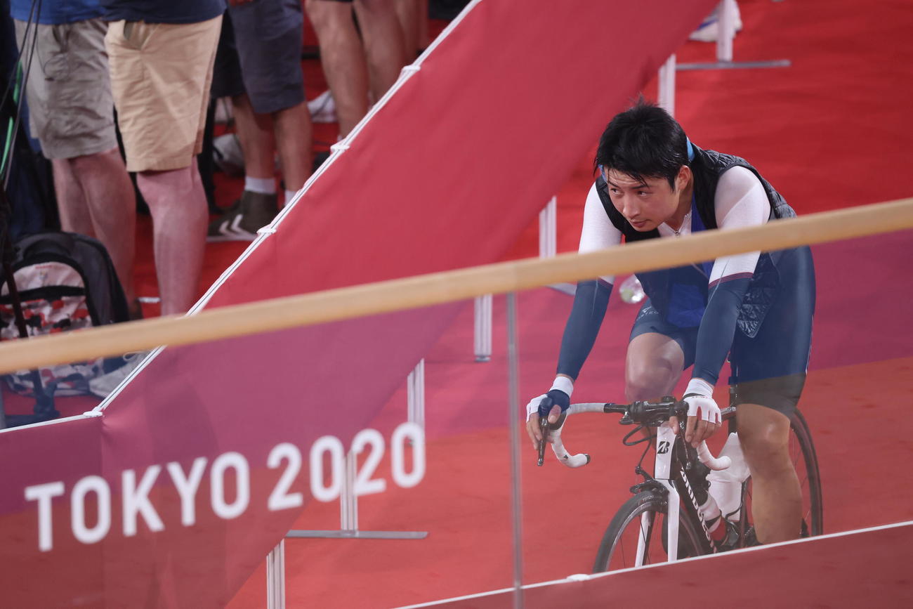 男子オムニアムポイントレース　レースを終えて疲れた表情を見せる橋本