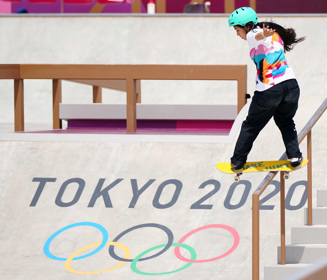スケートボード女子ストリート予選3組、ラン1本目に臨む中山（撮影・江口和貴）
