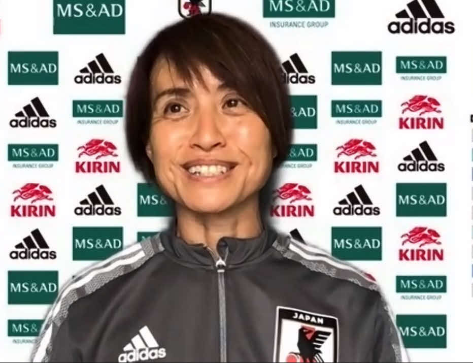 会見に応じた、なでしこジャパン高倉麻子監督