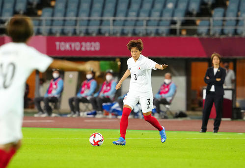 日本対チリ　前半、ドリブルする宝田（撮影・江口和貴）