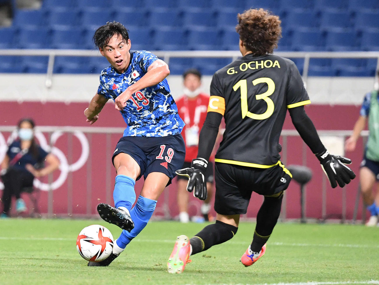 東京五輪　男子サッカー1次リーグA組　日本対メキシコ　後半、シュートを放つ林（撮影・鈴木みどり）