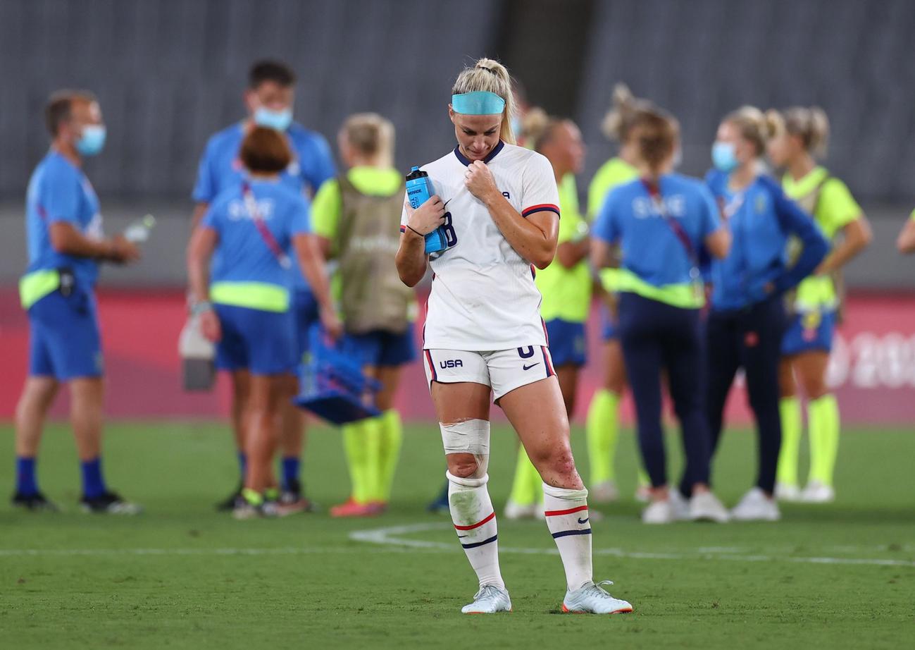 0-3でスウェーデンに敗れ落ち込む米国のアーツ（ロイター）