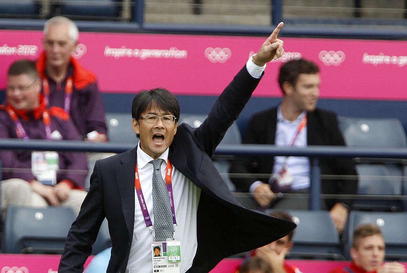 ロンドン五輪サッカー1次リーグ　日本対スペイン　選手に指示する関塚隆監督（2012年7月26日撮影・PNP）