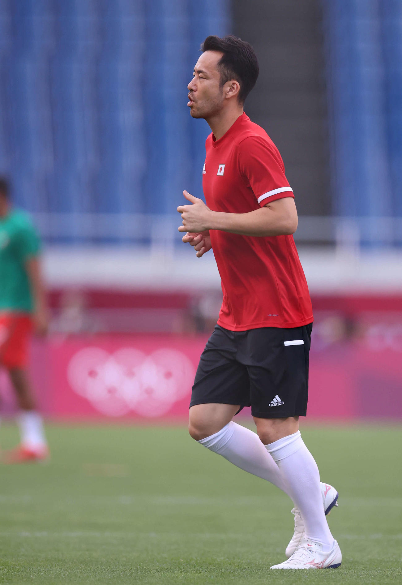 日本対メキシコ　試合前、ウオーミングアップする吉田（撮影・河野匠）