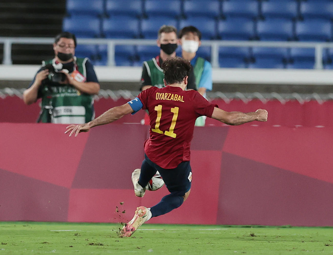 ブラジル対スペイン　後半、同点ゴールを決めるスペインのオヤルサバル（撮影・前田充）