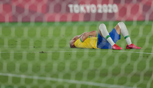 ブラジル対スペイン　後半、決定機で決めきれずに悔しがるブラジルのリシャルリソン（撮影・前田充）