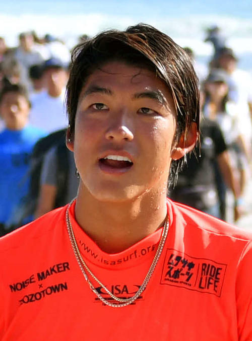 サーフィン五十嵐カノア トップ通過で３回戦へ 今大会出場で五輪代表確定 サーフィン 東京オリンピック写真ニュース 日刊スポーツ