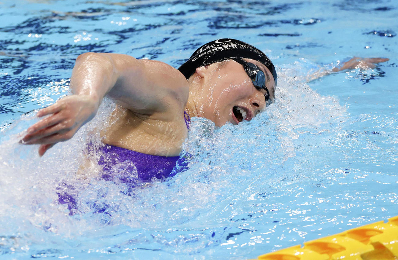 女子200メートル自由形決勝　力泳する優勝した五十嵐（代表撮影）