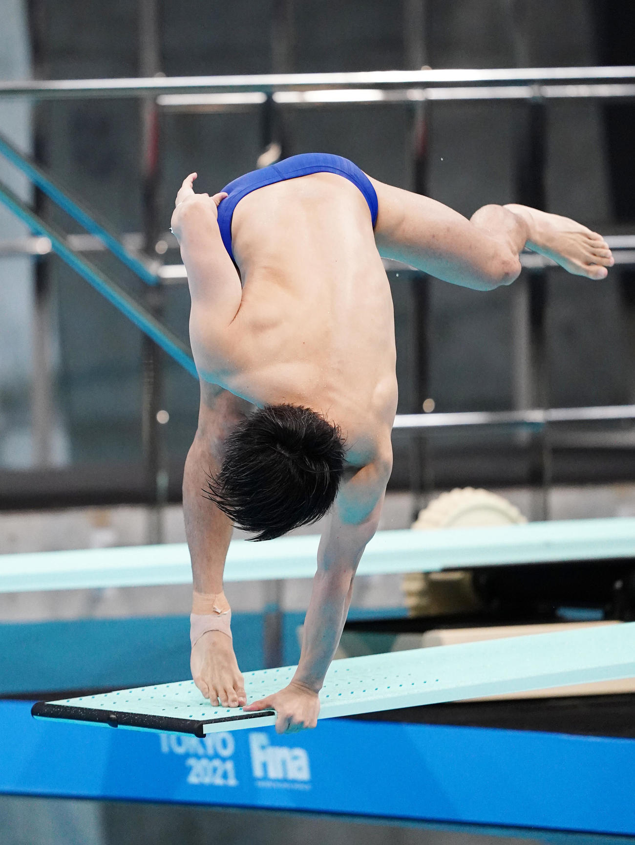 伊藤洸輝 人生初 板から落下し０点 飛び出す直前バランス崩し頭から水に 水泳 東京オリンピック写真ニュース 日刊スポーツ