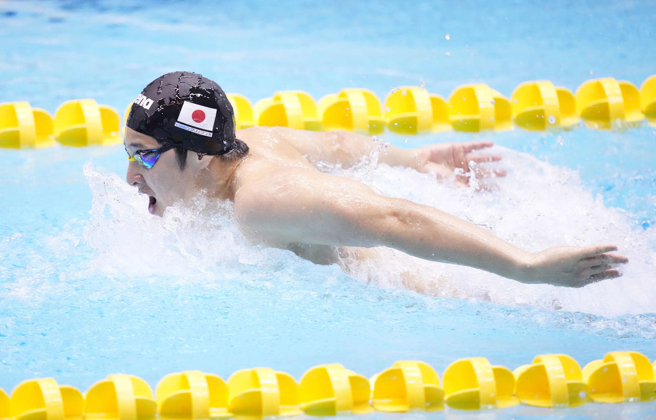男子400メートル個人メドレー予選で力泳する瀬戸（撮影・鈴木みどり）