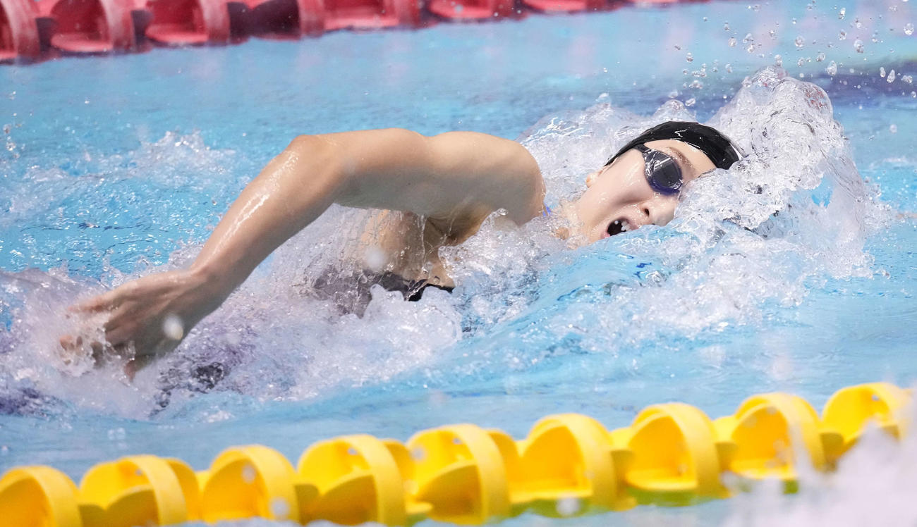 女子100メートル自由形決勝で力泳する池江（撮影・鈴木みどり）