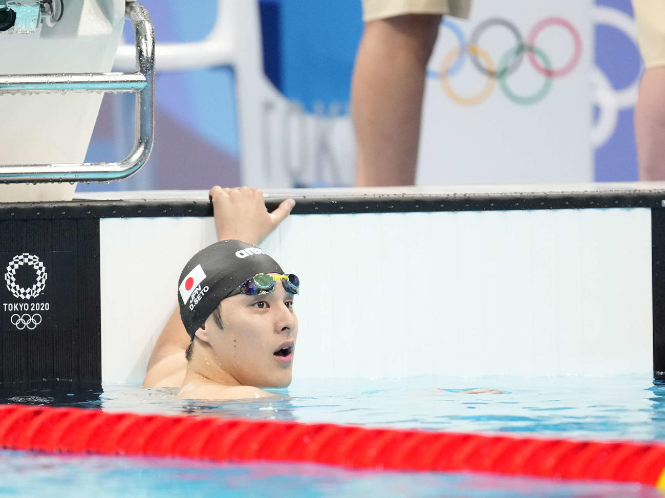 男子400メートル個人メドレー予選　決勝進出を逃し、ぼうぜんとする瀬戸（撮影・鈴木みどり）
