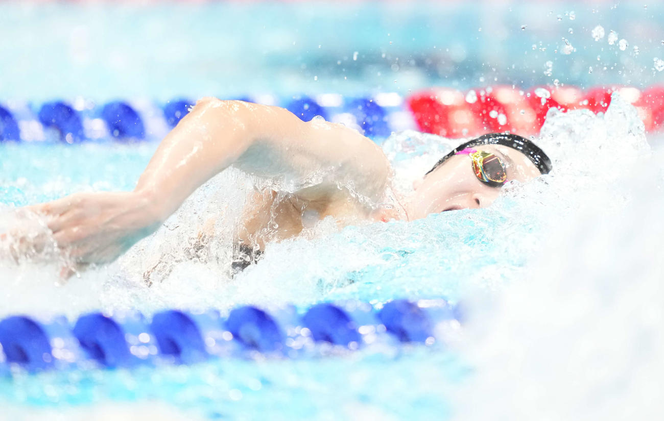 女子400メートルリレー予選　力泳する池江（撮影・鈴木みどり）