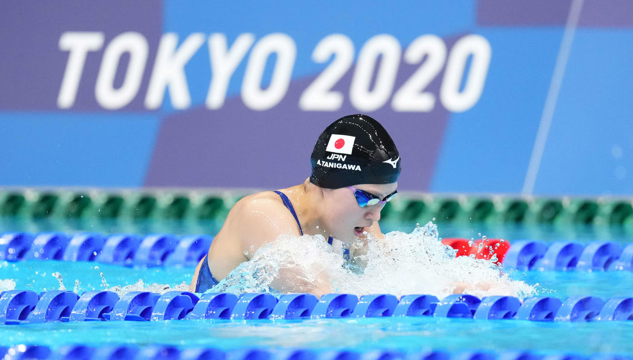 女子400メートル個人メドレー予選　力泳する谷川（撮影・鈴木みどり）