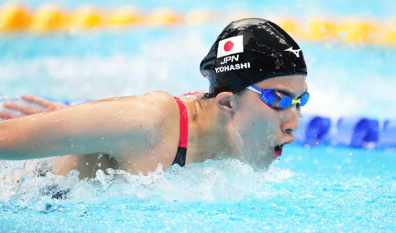 東京五輪　競泳　女子200メートル個人メドレー決勝　優勝した大橋悠依のバタフライ＝2021年7月28日