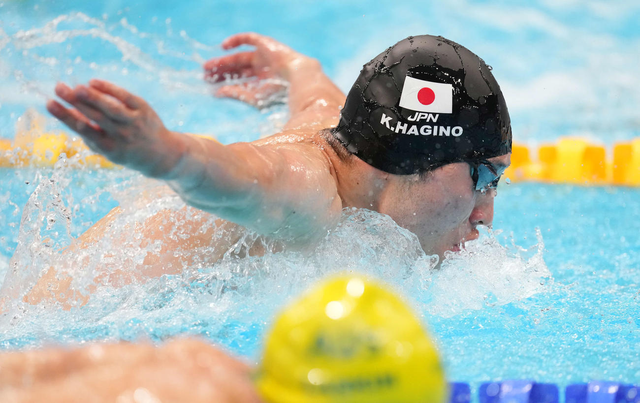 男子200メートル個人メドレー準決勝　力泳する萩野（撮影・鈴木みどり）