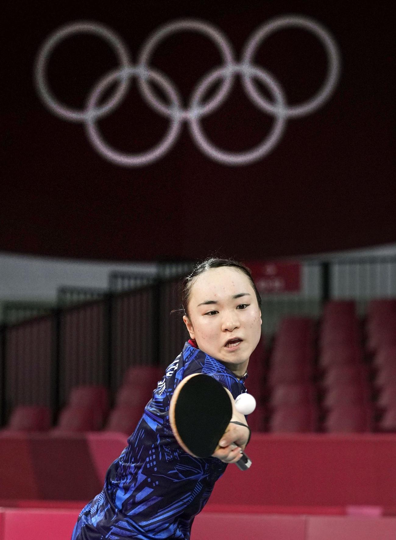 女子シングルス3回戦　ポルトガル選手に勝利した伊藤美誠（共同）