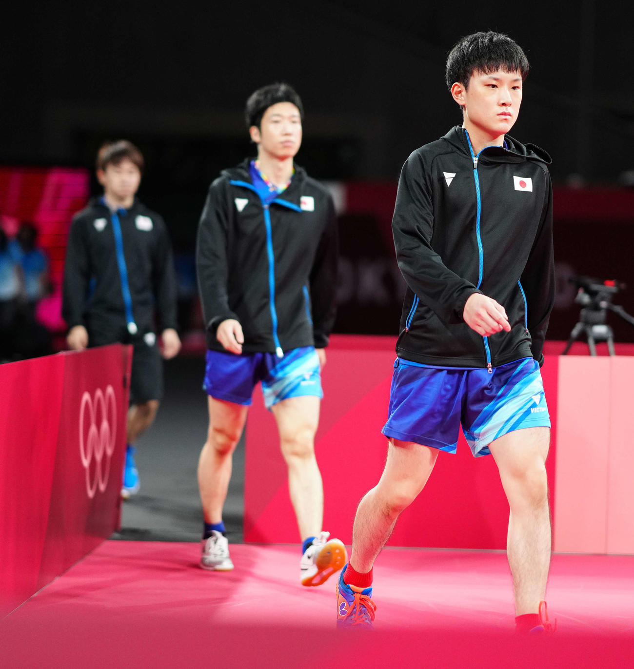 日本対韓国　入場する張本（右）ら日本代表（撮影・江口和貴）