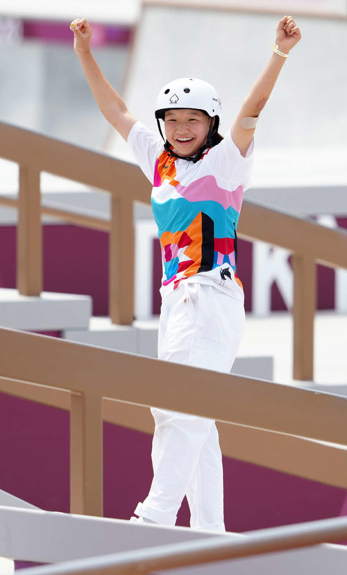 錦織圭 スケボー金の西矢椛に記念撮影お願い こんなかわいい子が テニス 東京オリンピック写真ニュース 日刊スポーツ