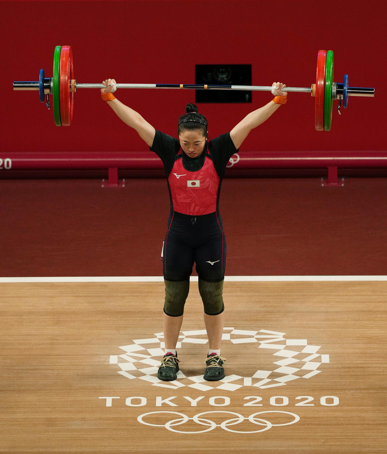 重量挙げ女子59キロ級　スナッチ2回目で94キロを成功させる安藤