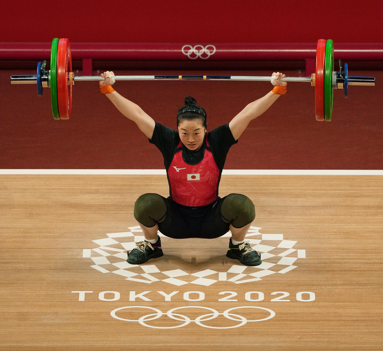 重量挙げ女子59キロ級　スナッチ2回目で94キロを成功させる安藤