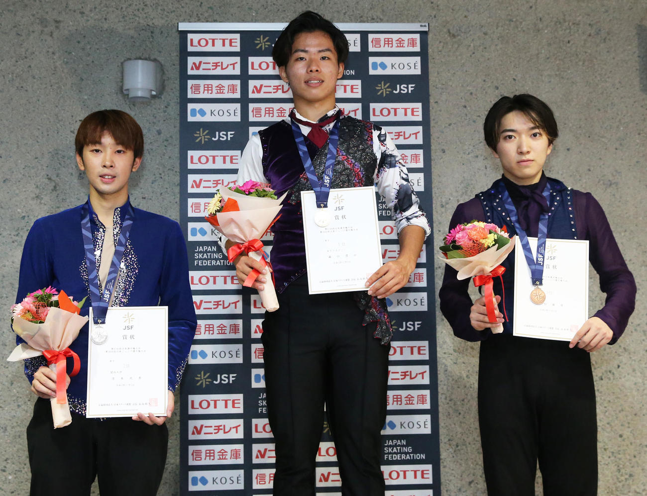 20年、木下アカデミー移籍を機に成長。21年西日本選手権で優勝し表彰を受ける。左は須本光希、右は木科雄登