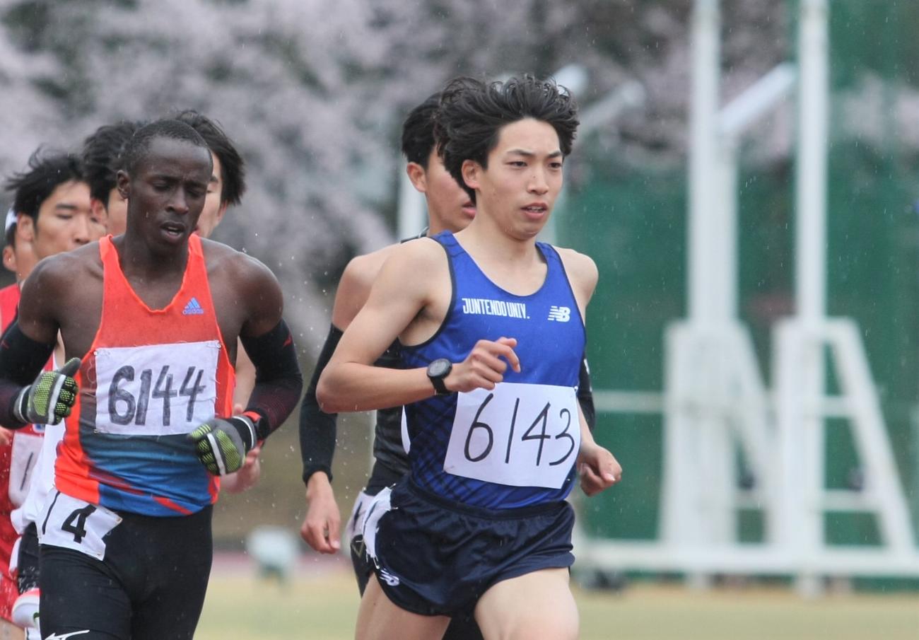 3月25日、TOKOROZAWAゲームズで男子3000メートルに出場、4位でゴールした三浦