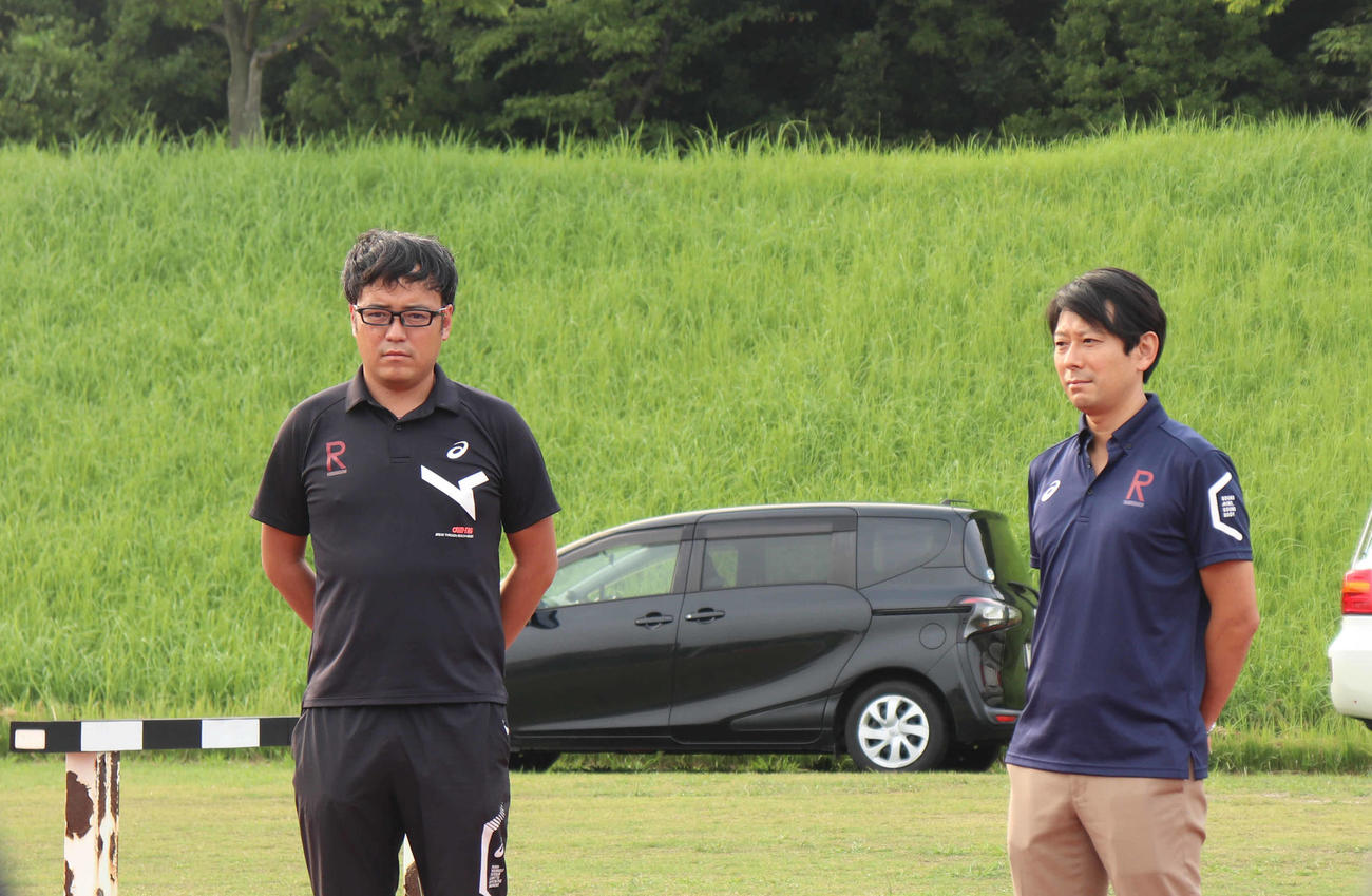 立命館大長距離パートを担当する、左から田中裕介コーチ、山菅善樹監督。「狙えないことはない」と田中コーチは言う