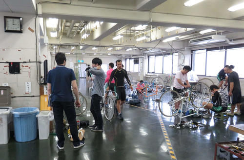 競輪場の検車場(2018年5月26日撮影)