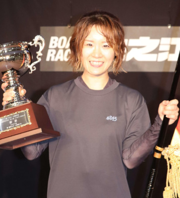 住之江G3オールレディースを制して笑顔の前田紗希（2024年6月24日撮影）