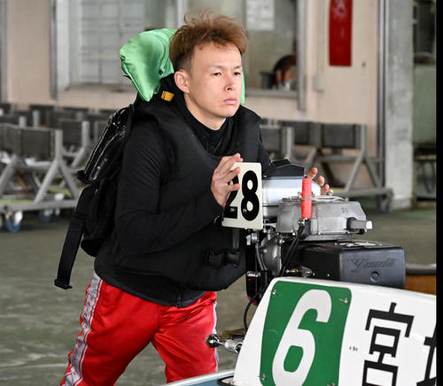 激レア　GP宮地元輝選手　カッパ ボートレース】宮地元輝、自分のブランドで勝負 GPカッパは「着る立場